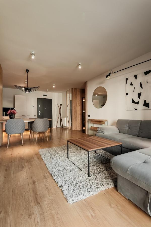 Nest Inn Stiletto Apartment Cluj-Napoca Exterior foto